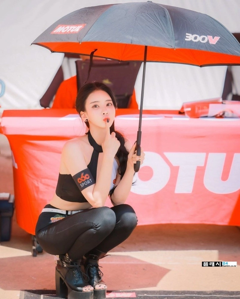 ㅇㅎ)며느리감 느낌 물씬나는 김라영 레이싱모델