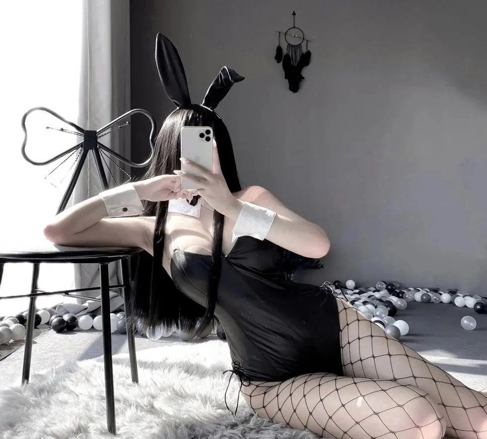 여친이 둘 중 하나 코스프레 해주겠다고 한다면