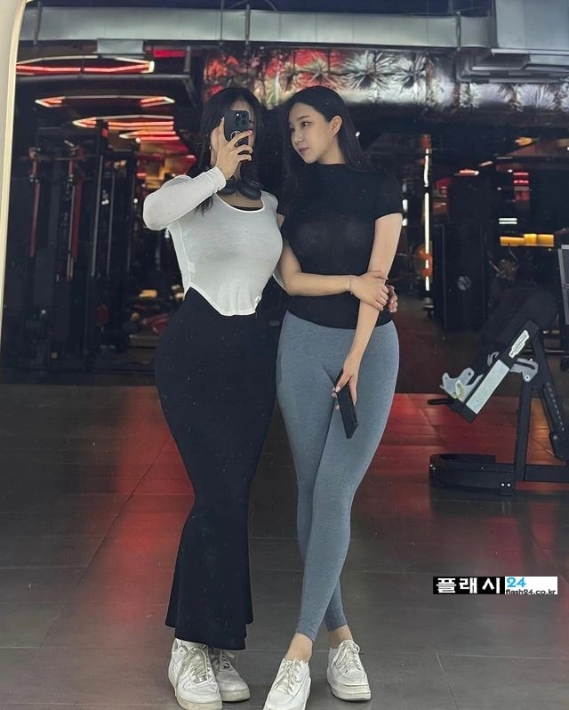 김현영 치어리더 레깅스 골반 핏