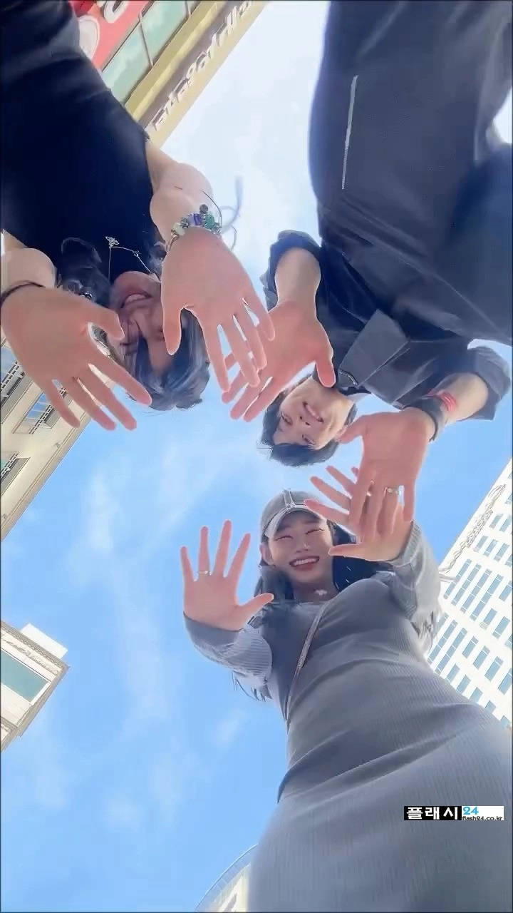 아래에서 보는 빛베리 입체감