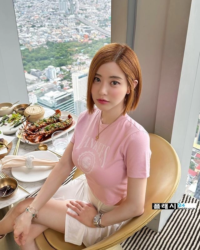 ㅇㅎ)DJ소다 핑크 티셔츠