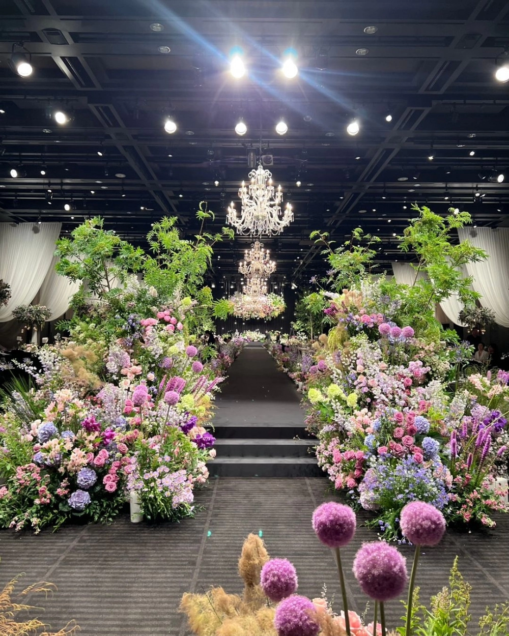 생화값 얼마들었는지 궁금한 결혼식