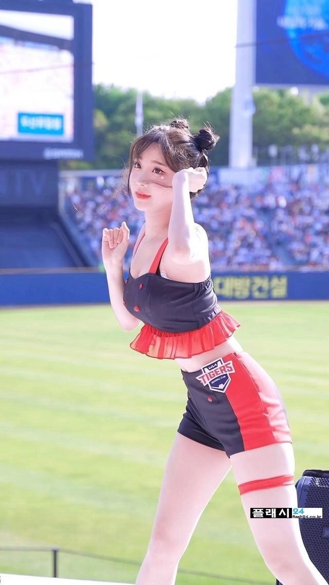 탄력좋은 이주은 치어리더 힙라인