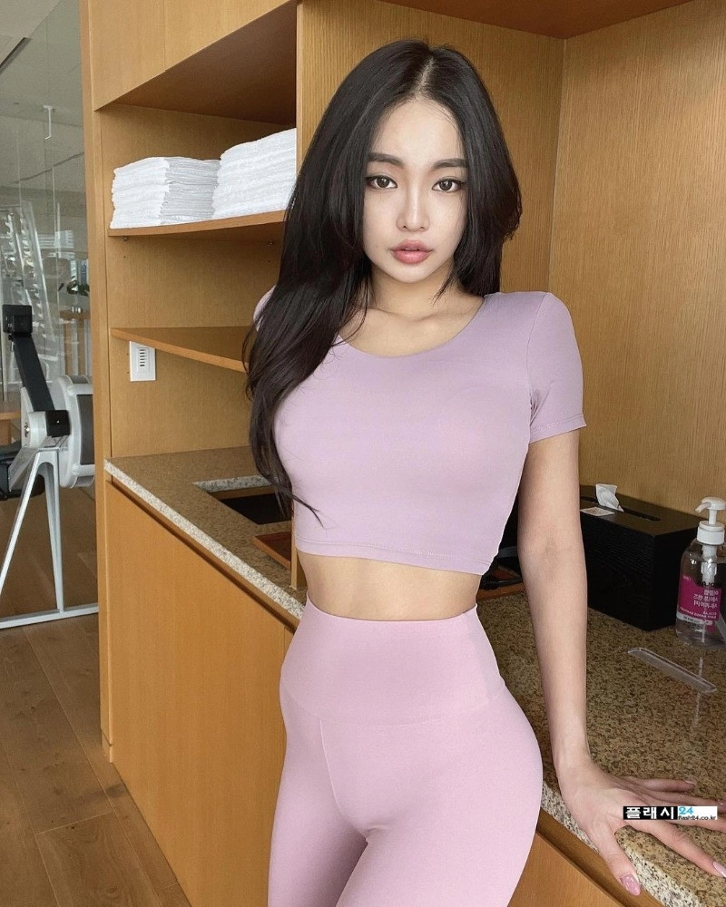 세트로 맞춘 모델 지성 ck 언더웨어