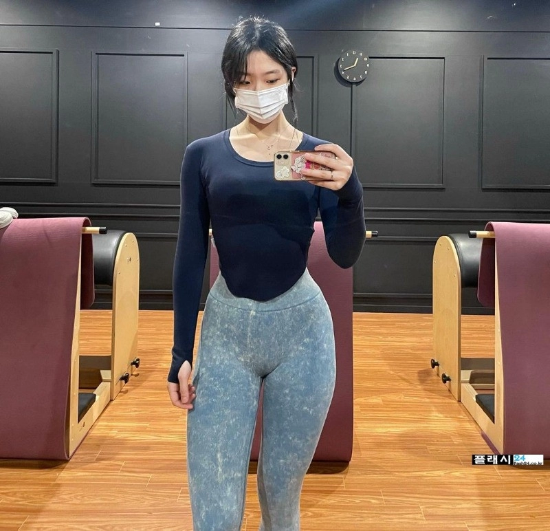 완전 사귀고 싶어지는 여대생 헬스녀