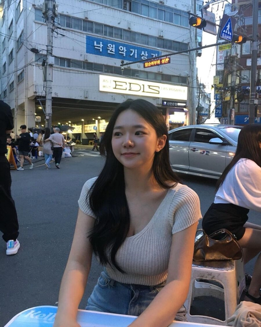 미모의 치과 여의사 수영복