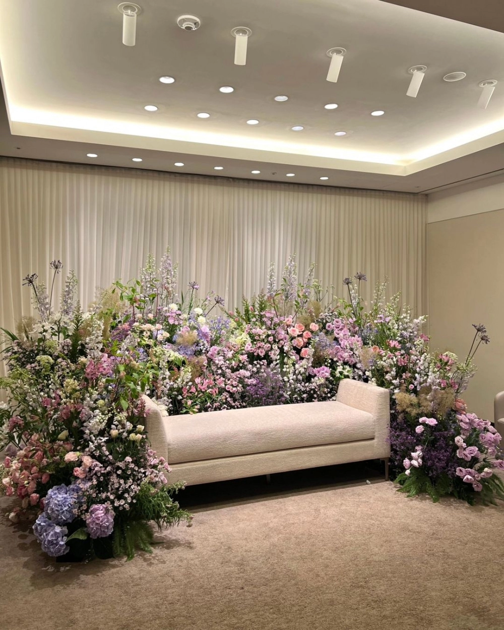 생화값 얼마들었는지 궁금한 결혼식