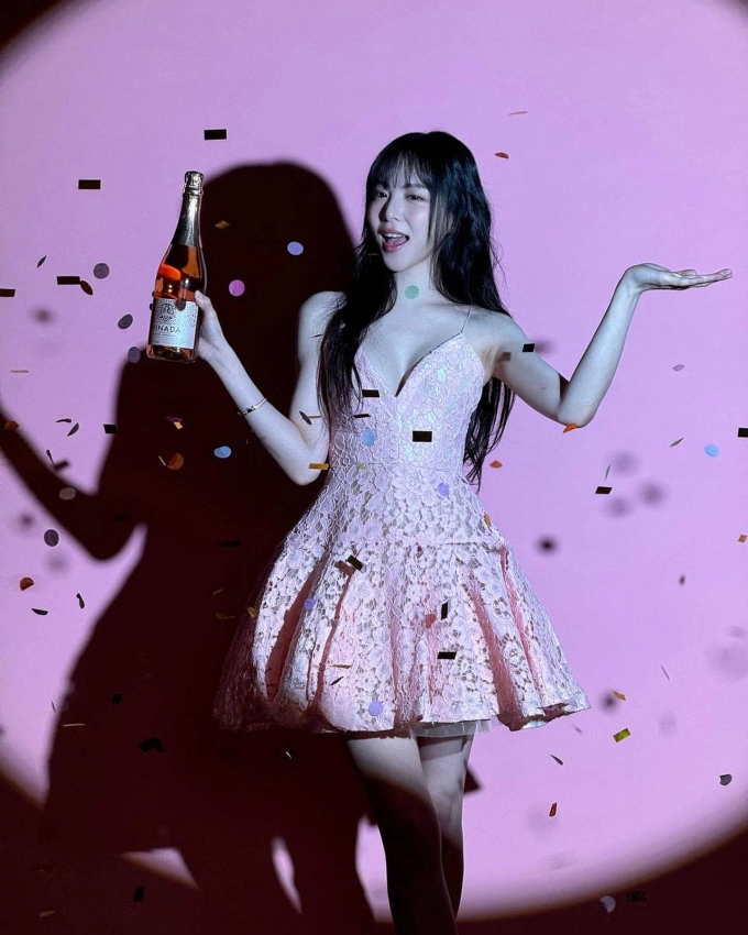 배우 이열음 시원한 미드 오픈룩