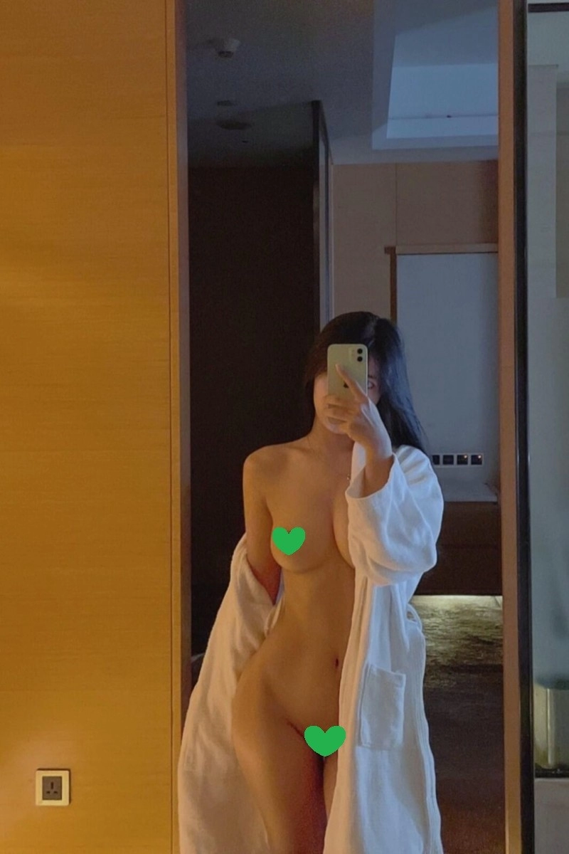 한국여자들의 거울셀카 찍는 방법