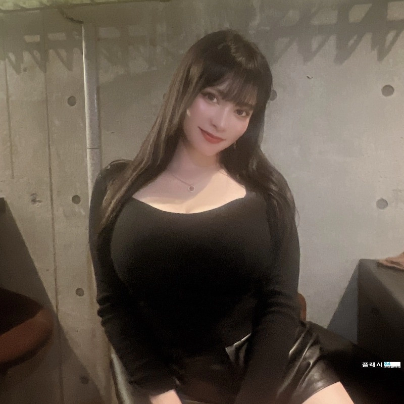 자꾸 쥐어 짜는 처자