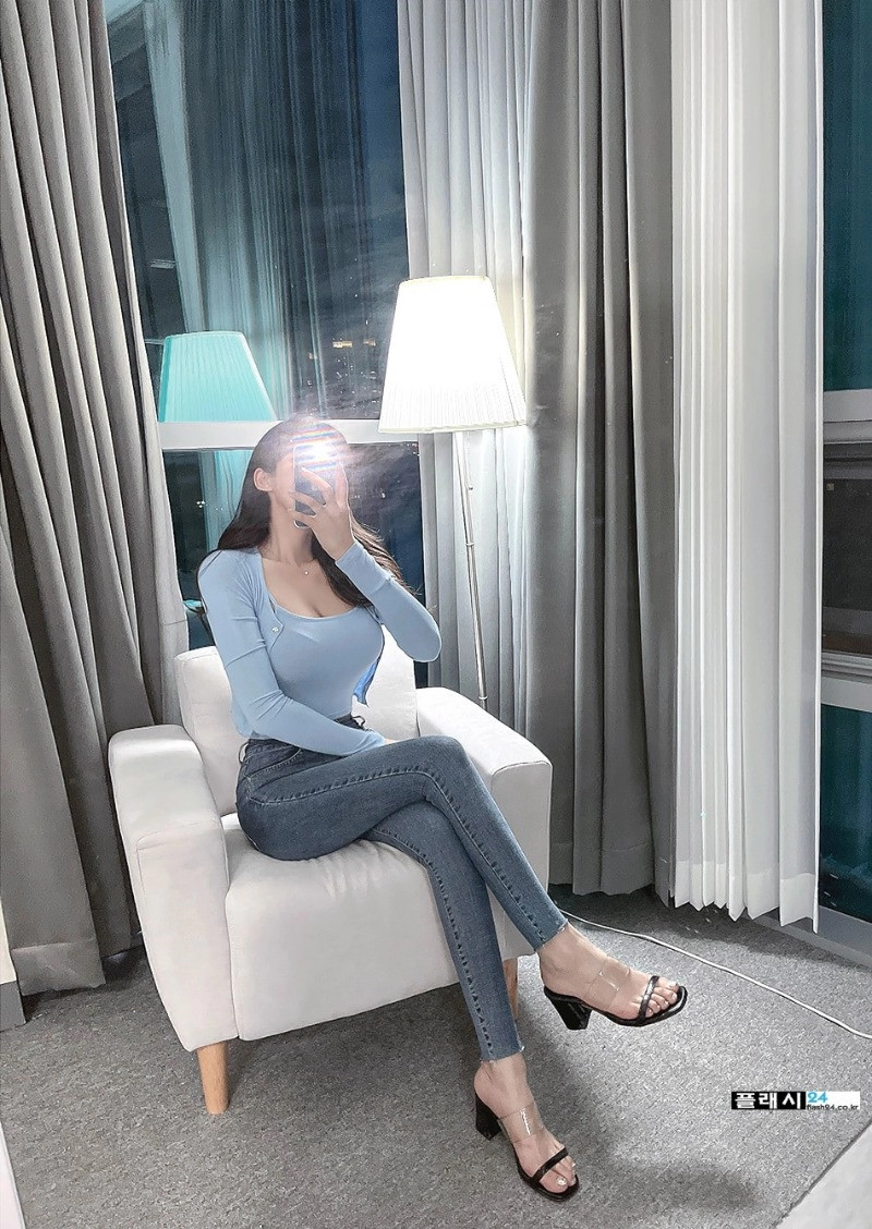 주말 데이트가 기다려지는 여자친구