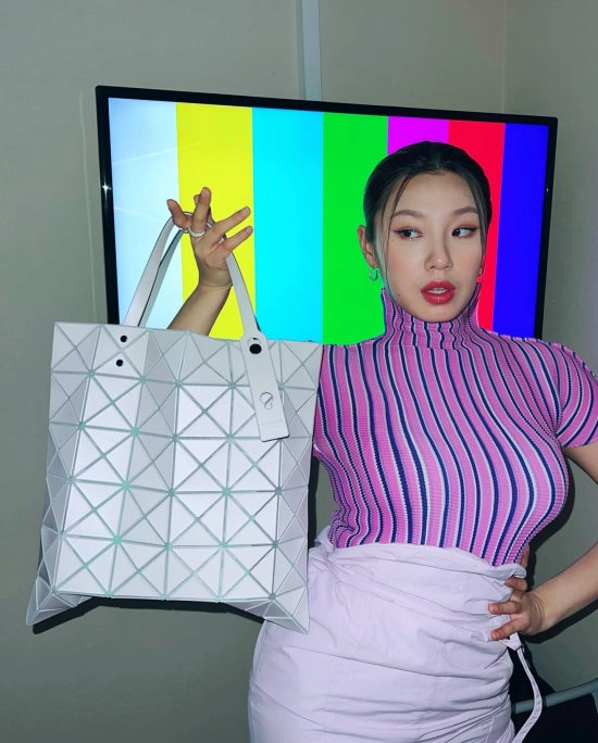 스우파 리정 글래머 몸매