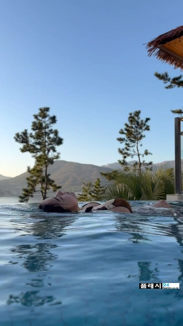 물에 젖은 오또맘