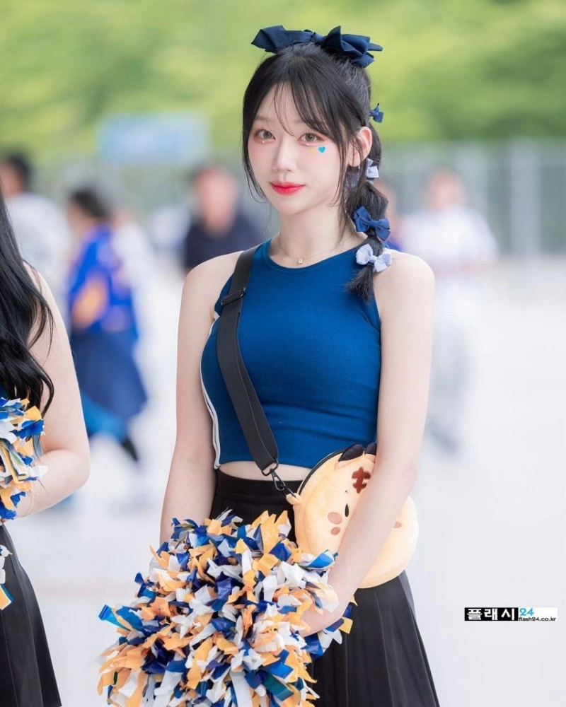 허수미 치어리더 봉긋한 출근룩
