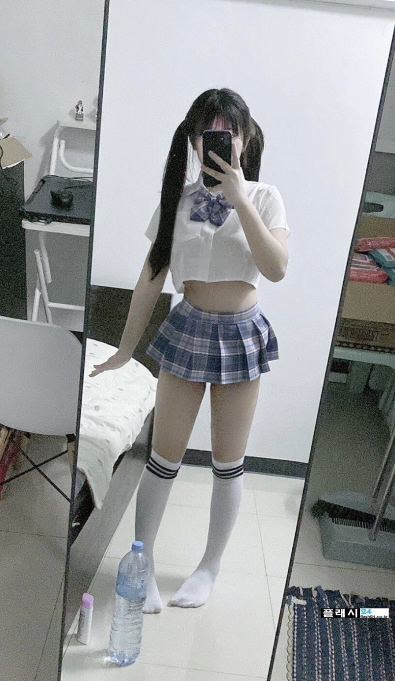 나이는 어린데 몸매가 다르구나