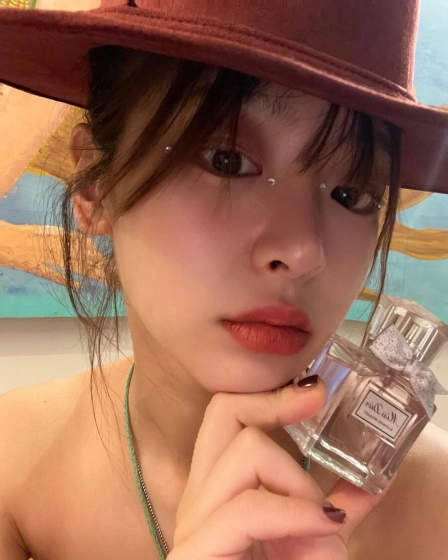 전직 성우출신의 모델 미모