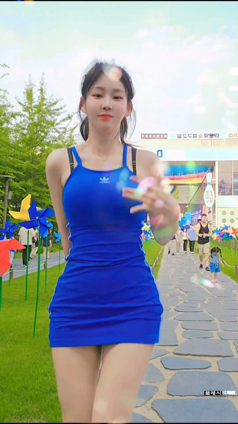 갓세희 초 밀착 파란 아디다스 원피스