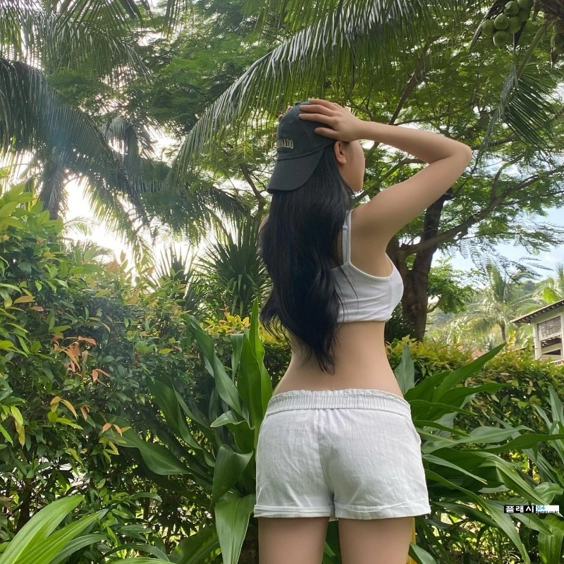 이게 여자고 육체다