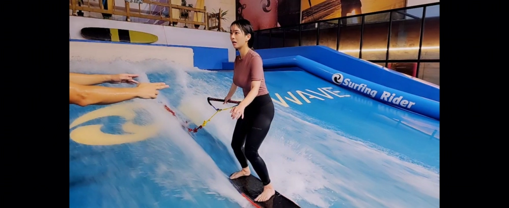 서핑 타는 사이즈가 다른 정수빈