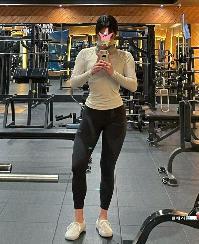 완전 사귀고 싶어지는 여대생 헬스녀