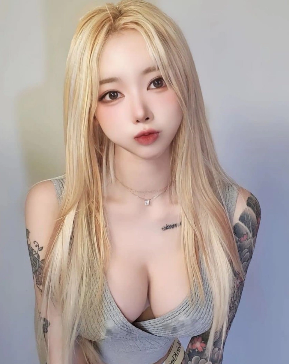 팔에 이레즈미 문신한 존예녀