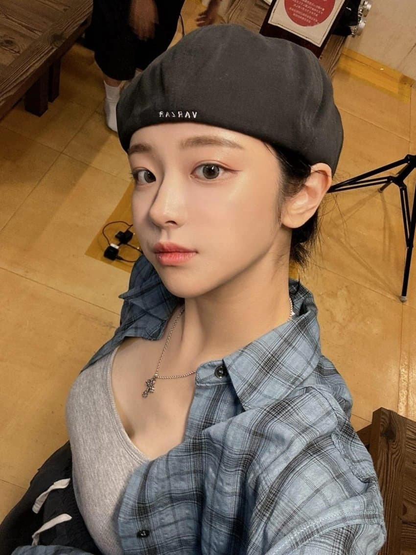 볼륨감이 숨겨지지가 않는 QWER 쵸단