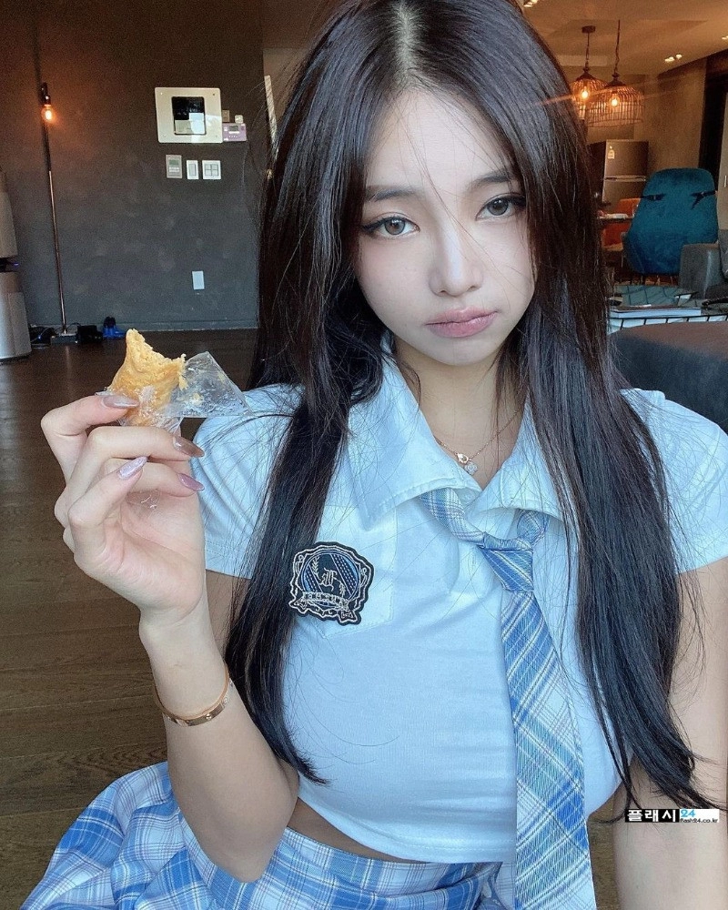 세트로 맞춘 모델 지성 ck 언더웨어