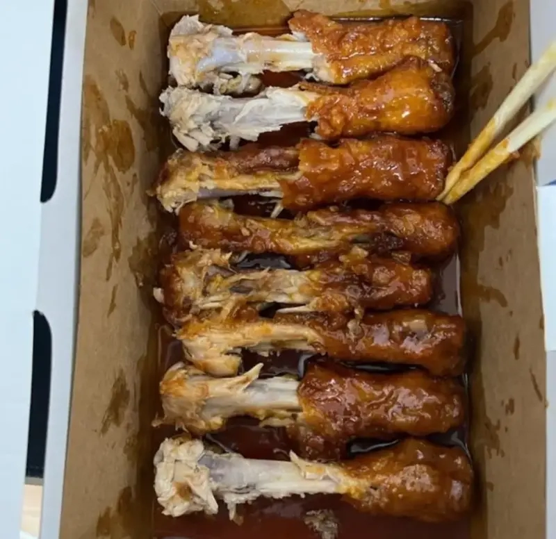 뭔가 훈수두고 싶은 '치킨 닭다리 먹는 방식'