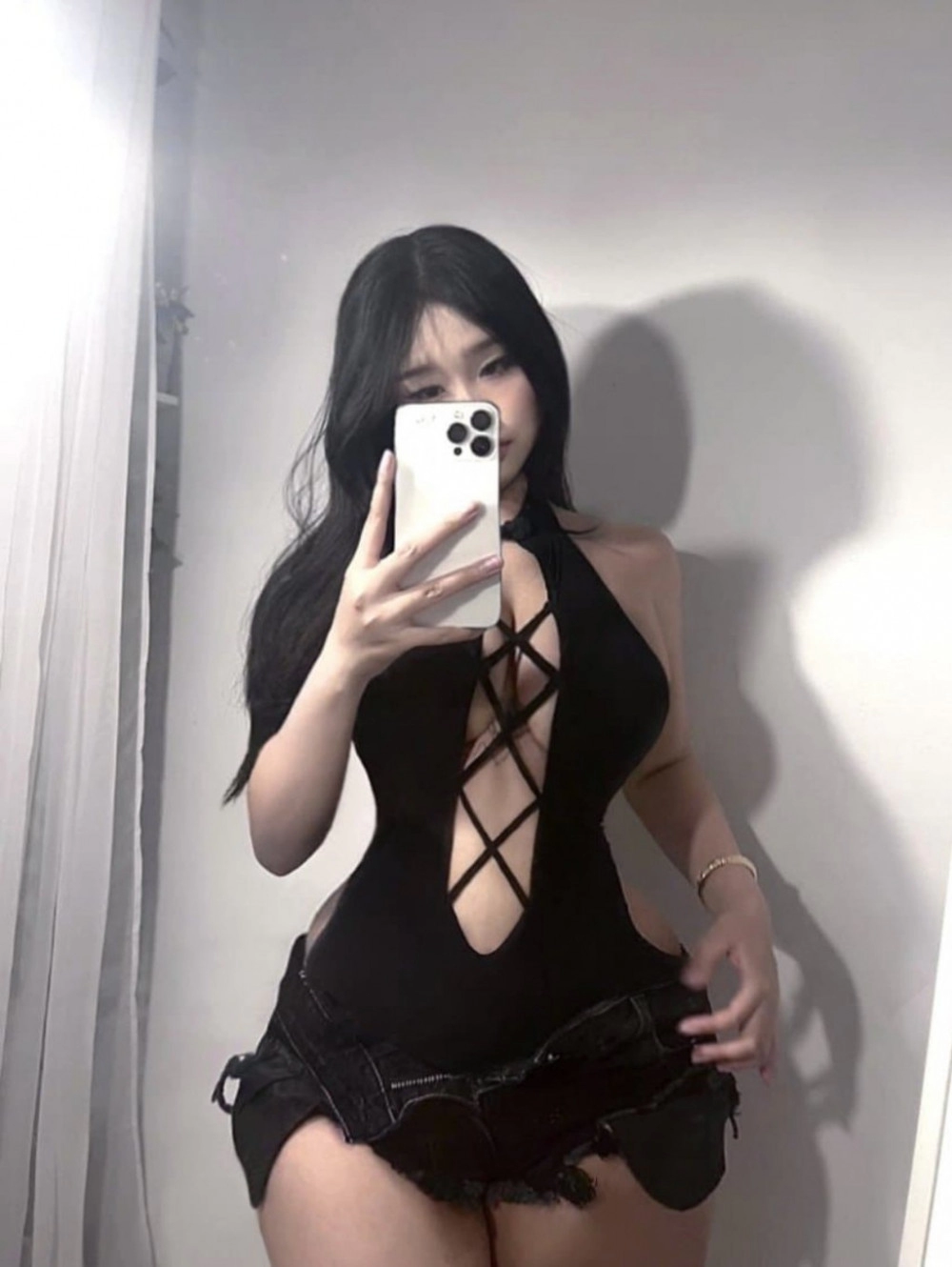 이런 허리-골반 라인이 가능한가