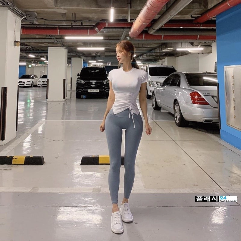 잡고싶은 골반을 가진 지혜