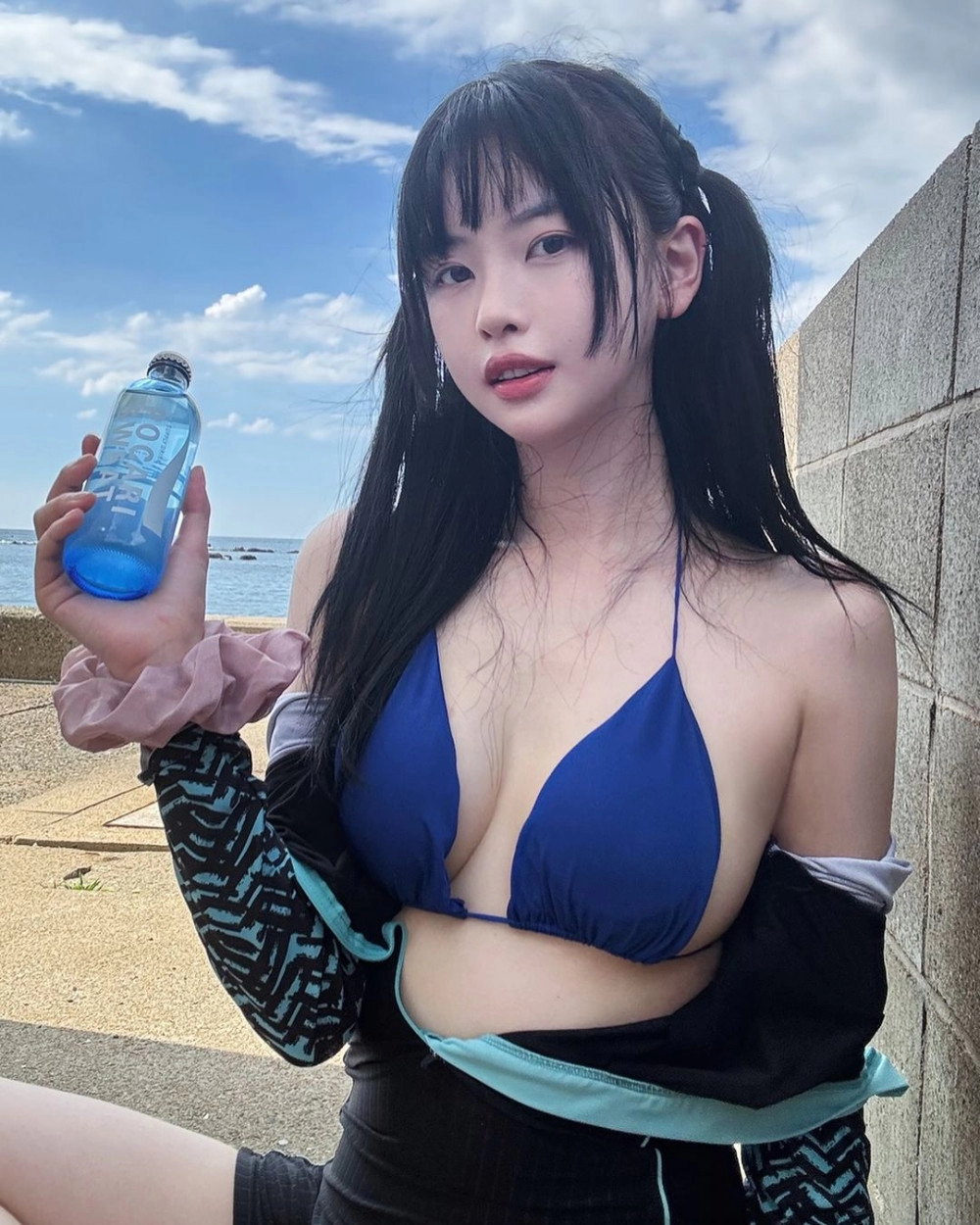 고말숙 파란색 끈비키니 신작 가슴골