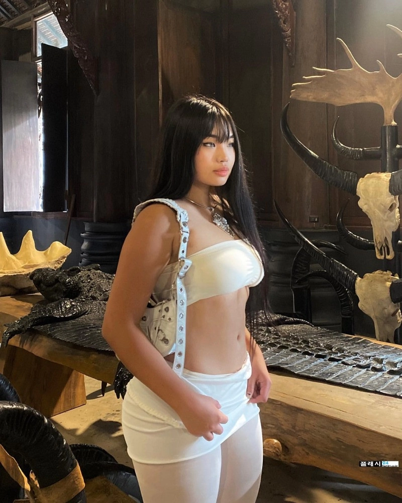 이국적인 피지컬을 지닌 전가희