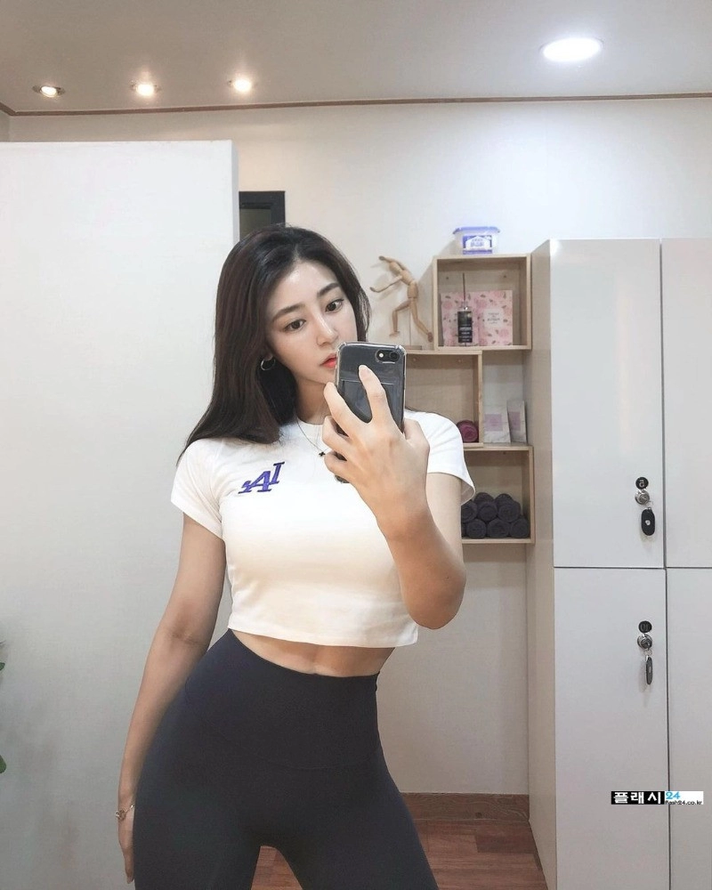 포즈가 기가막힌 더바디 필라테스 사장님