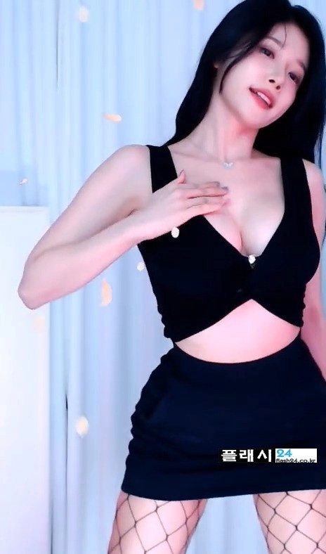 육감적인 세경 투피스 댄스