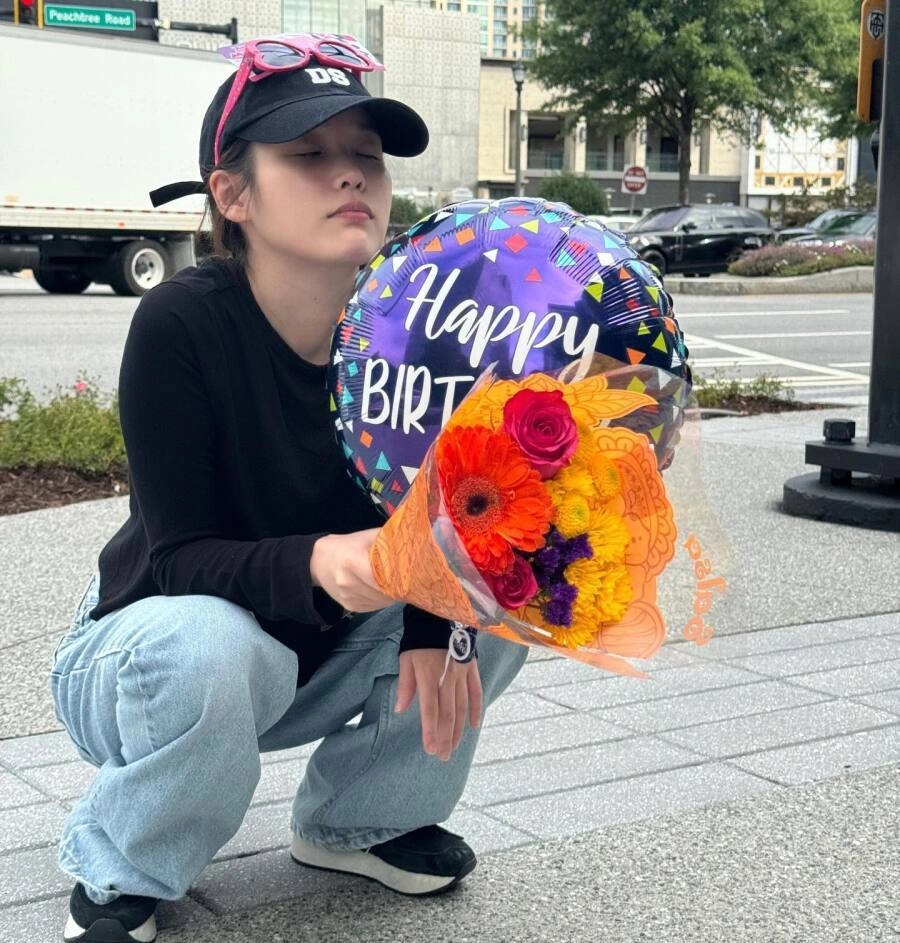 아이유 인스타에 올라온 사진