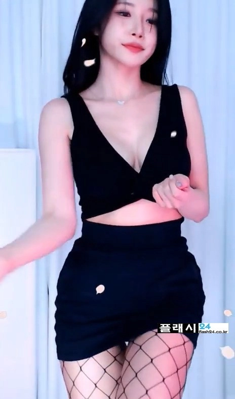 육감적인 세경 투피스 댄스