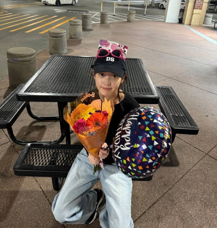 아이유 인스타에 올라온 사진