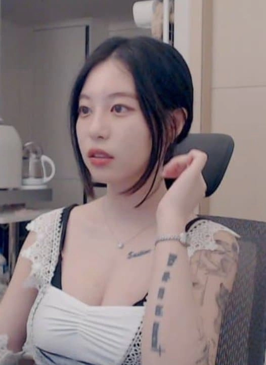 와 여캠 문신 살벌하다 살벌해