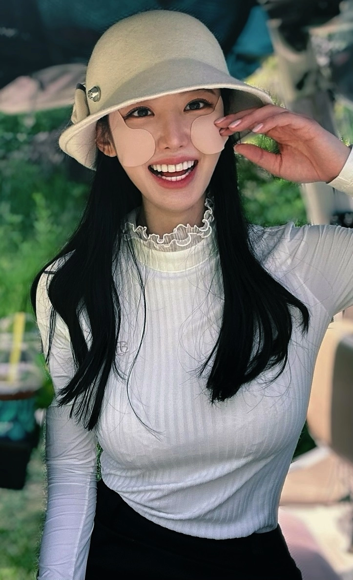 묵직한 슴가 골프웨어 조현 + 야한 디자인 레이스 브라 비침