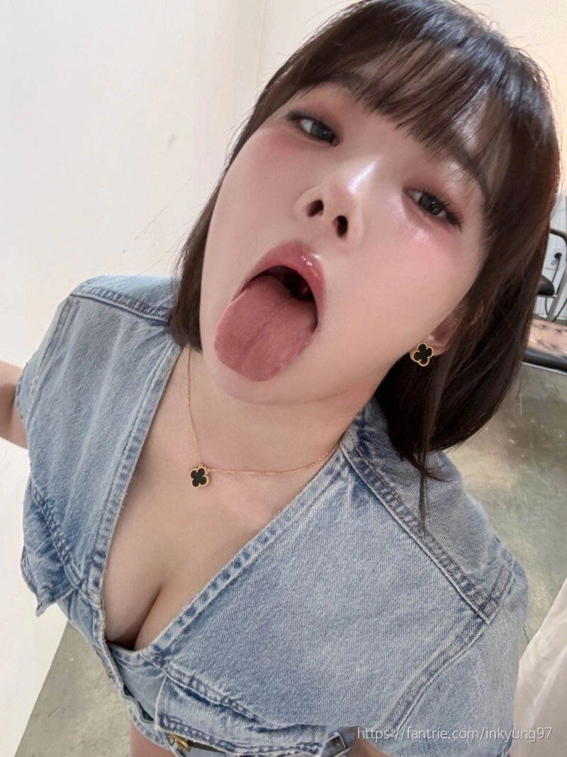 아헤가오 셀카 찍은 강인경