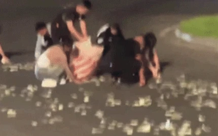 돈 줍는 주작 ㅋㅋ