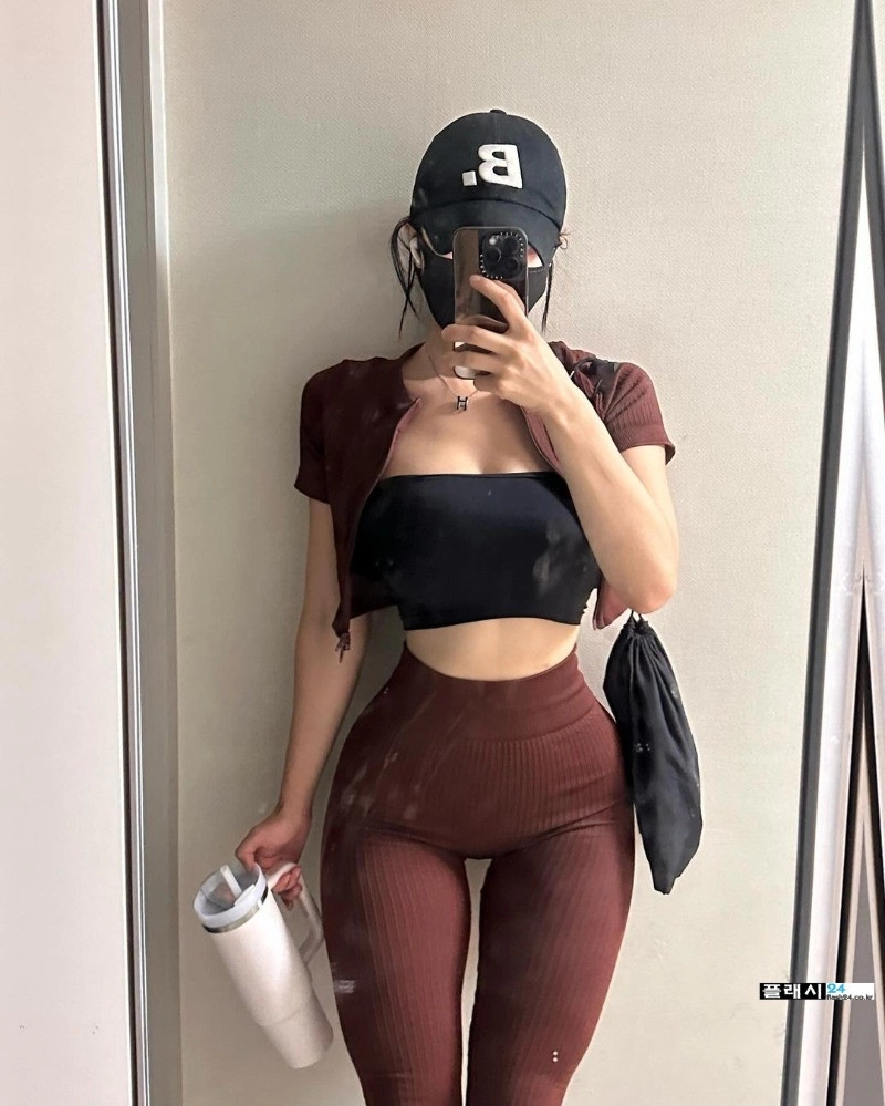 헬스장 천연 부스터 잘록한 골반 강현주