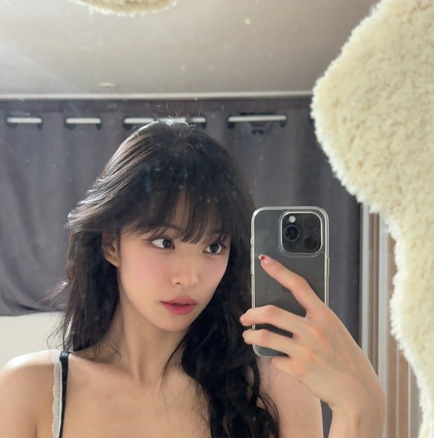 동탄걸 그 자체인 프로미스나인 이채영 검은 끈슬립 야한 가슴골