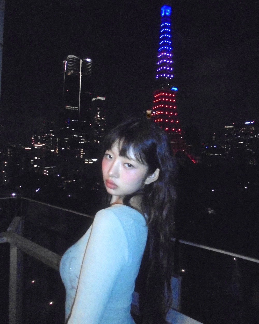 의외로 묵직한 가슴 볼륨감 아이브 레이