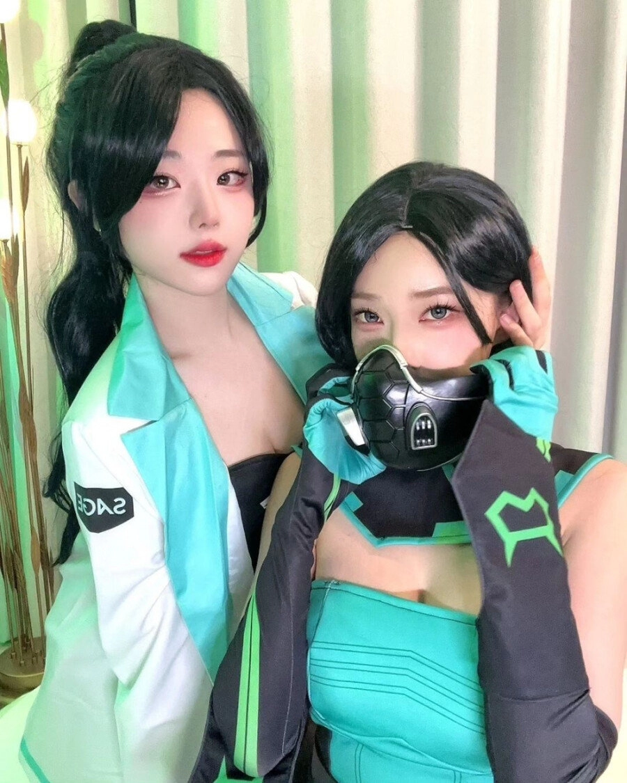 발로란트 캐릭터 코스프레한 QWER 마젠타 & 냥뇽녕냥 묵직한 미드 노출