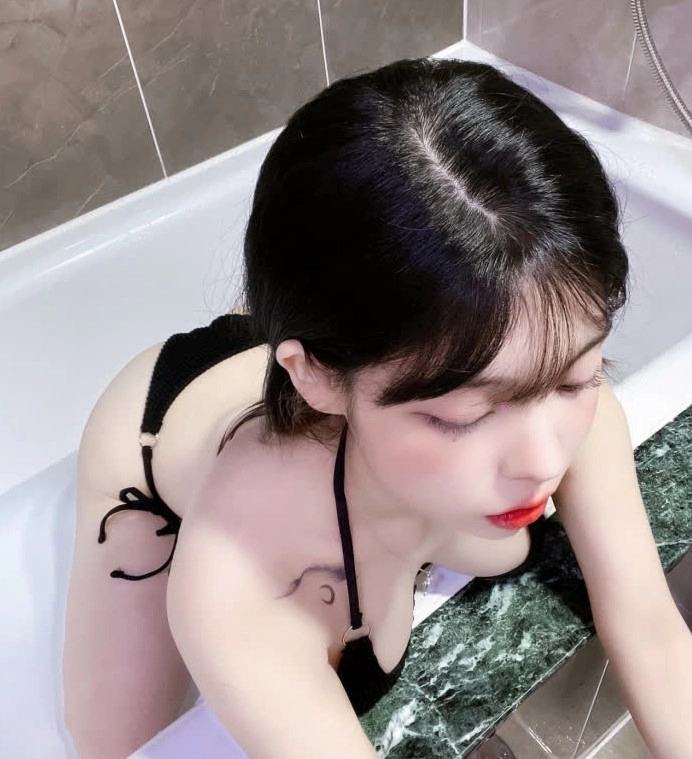 김유디 노브라 셀카 레전드 후방주의