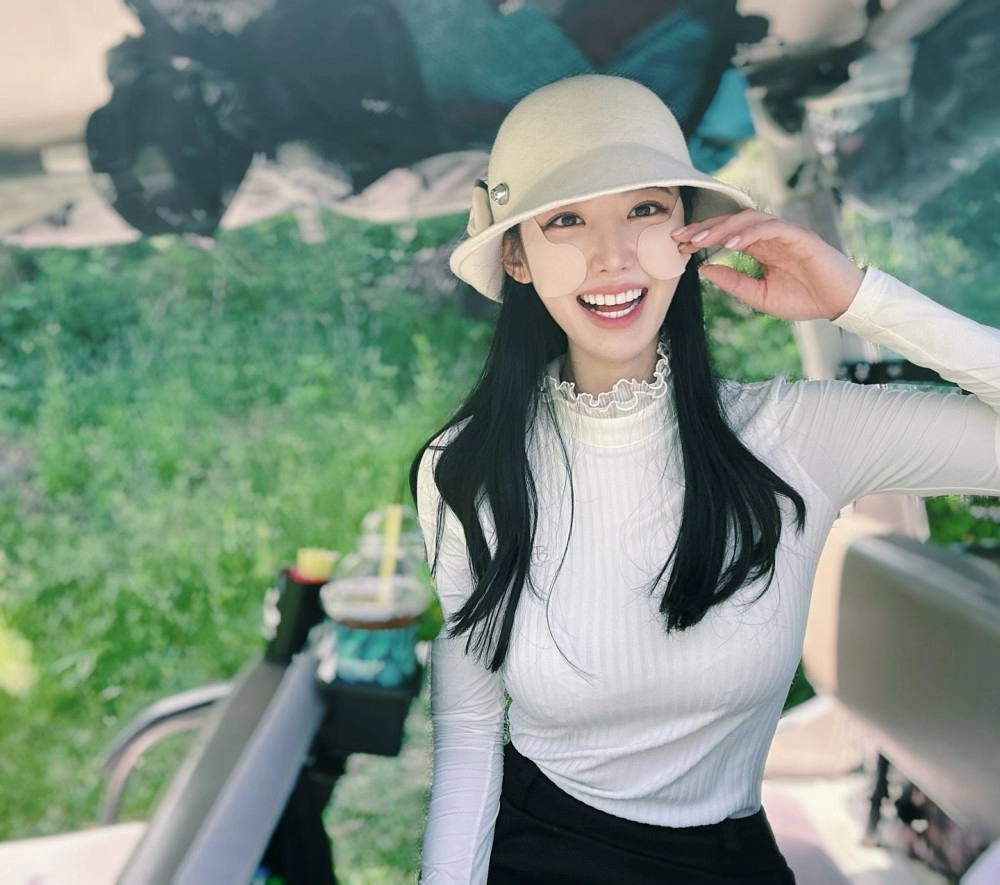 묵직한 슴가 골프웨어 조현 + 야한 디자인 레이스 브라 비침