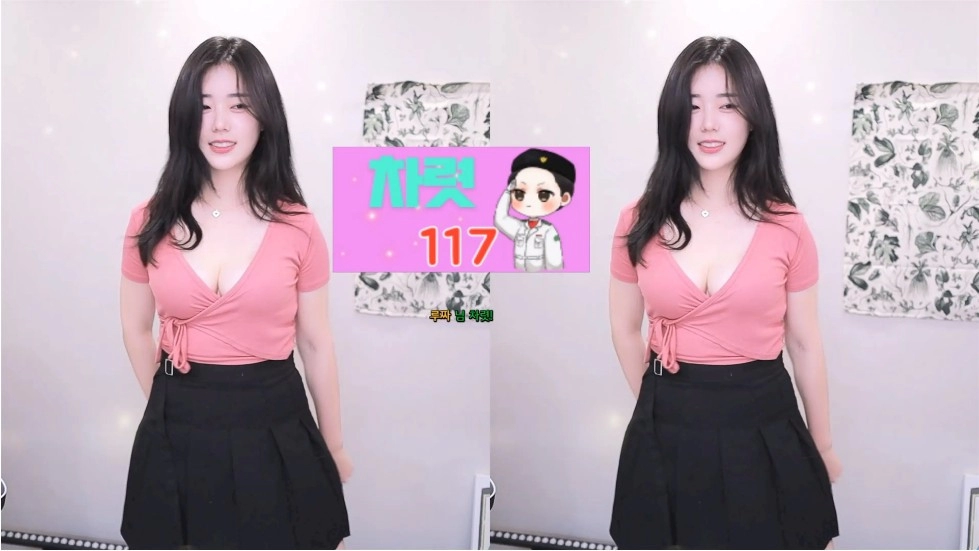BJ 뚜밥 최근 리액션 깊게 파인 핑크색 V넥 뽀얀 가슴골 노출