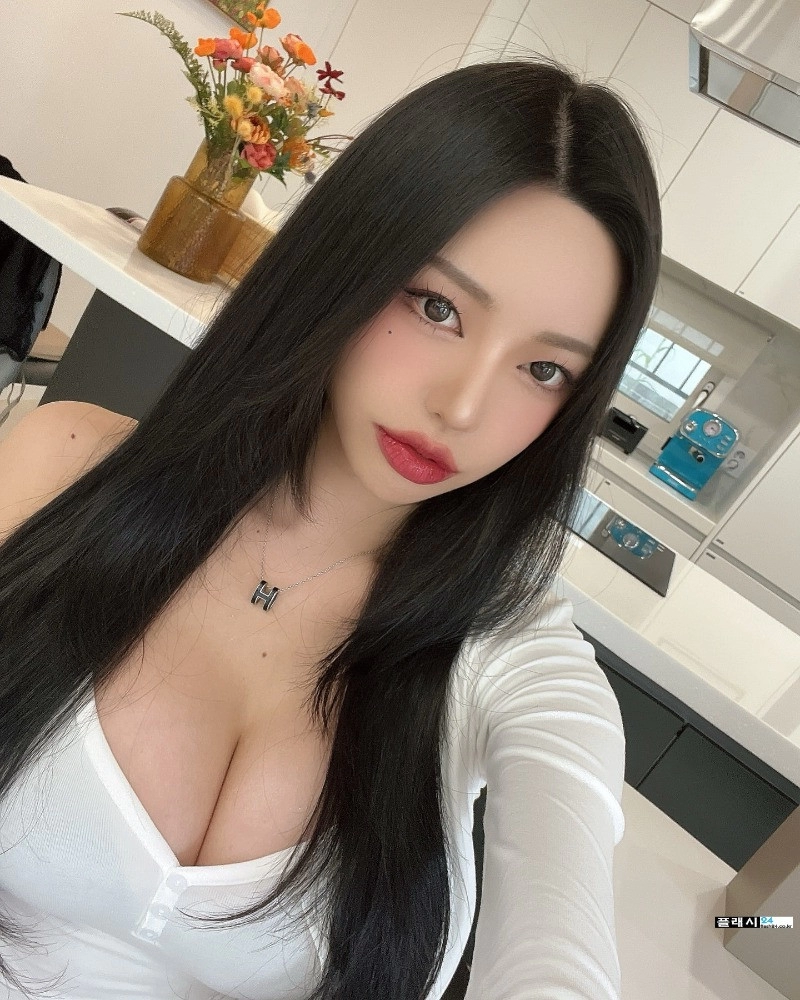 모델 동그란의 색기 인스타그램