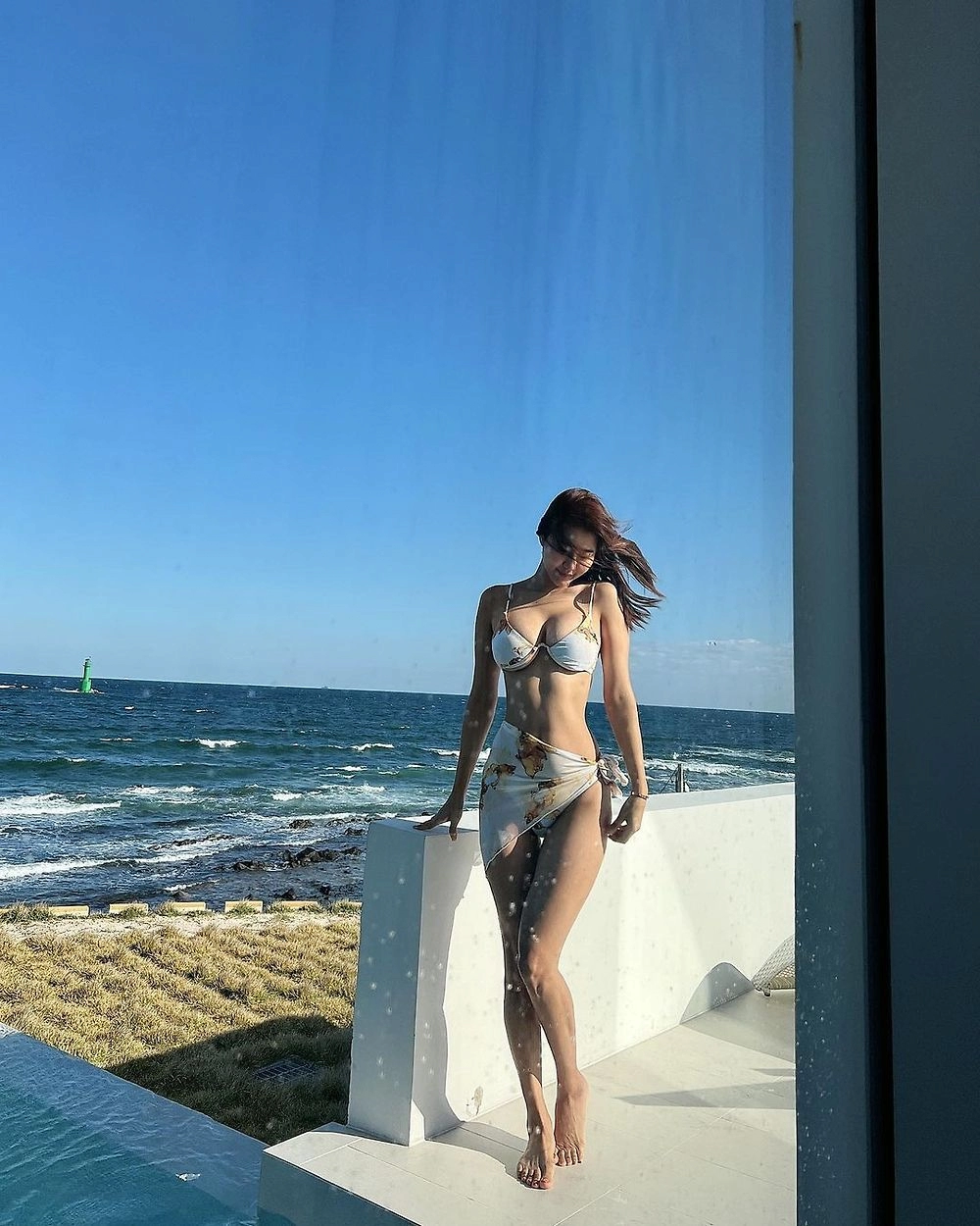 오또맘 비키니 묵직한 미드 엉밑살 노출